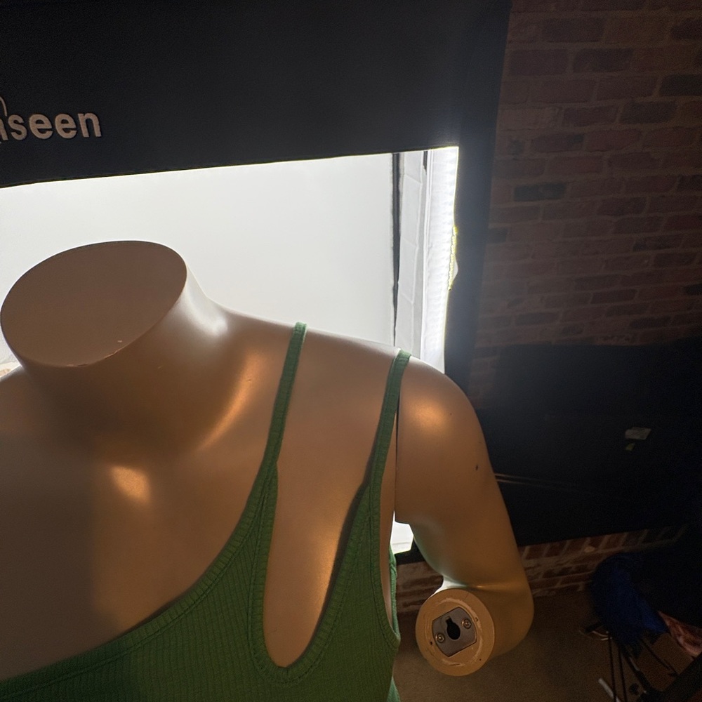 NWT. Rue21. Green One-Shoulder Ribbed Top - Picture 5 of 11